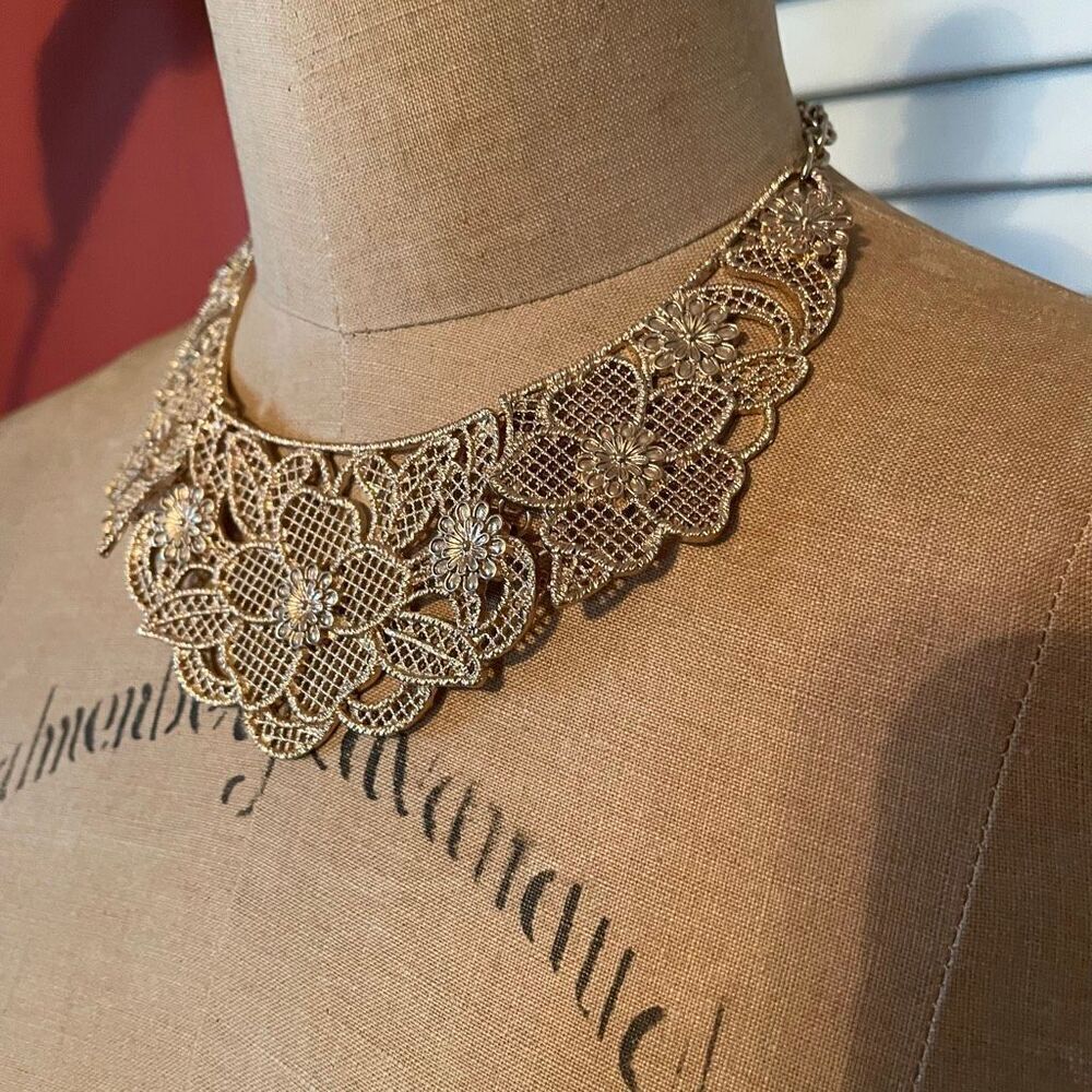JEWELRY | copper colored floral statement necklace - Picture 3 of 7